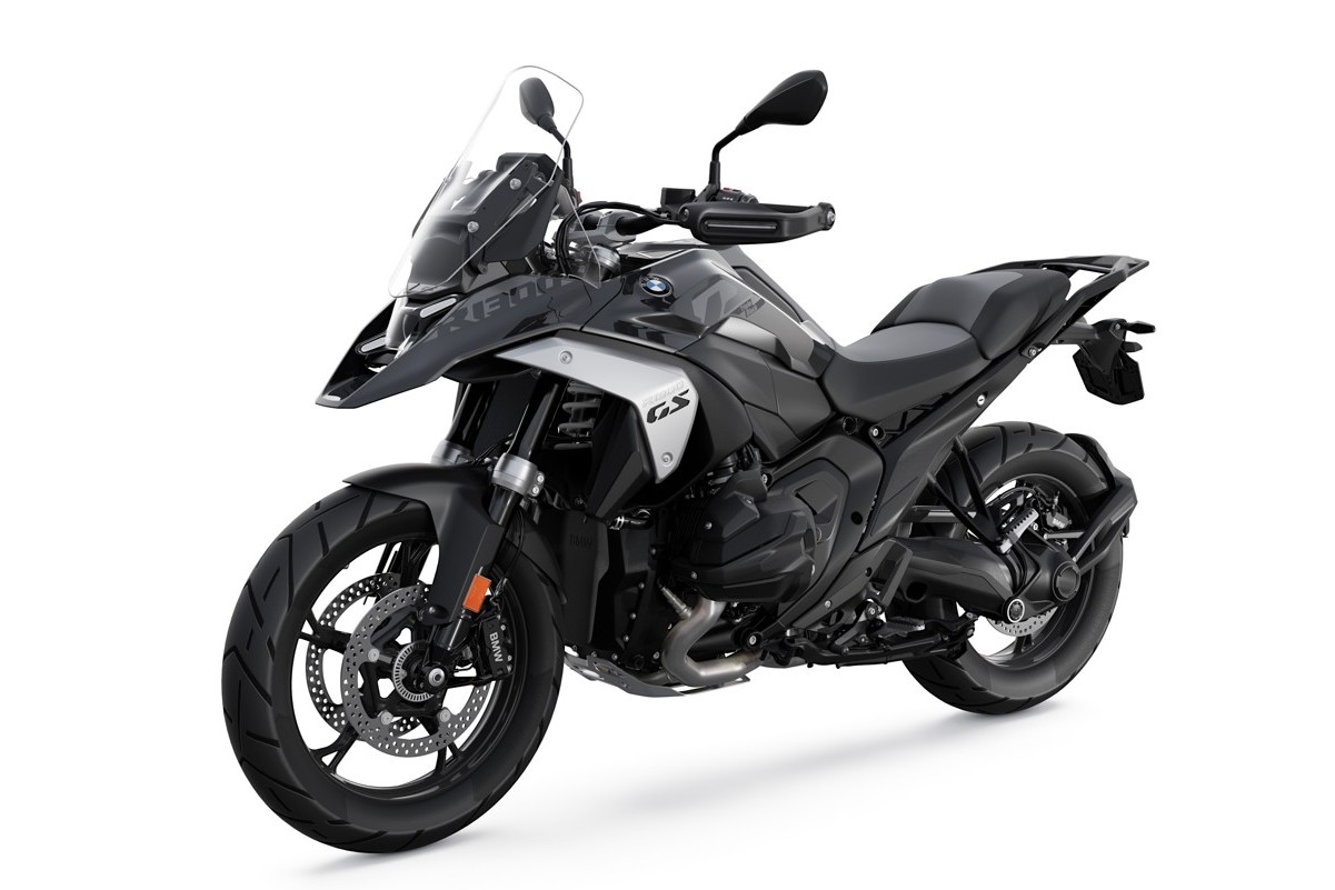 BMW R 1300 GS preta elegante