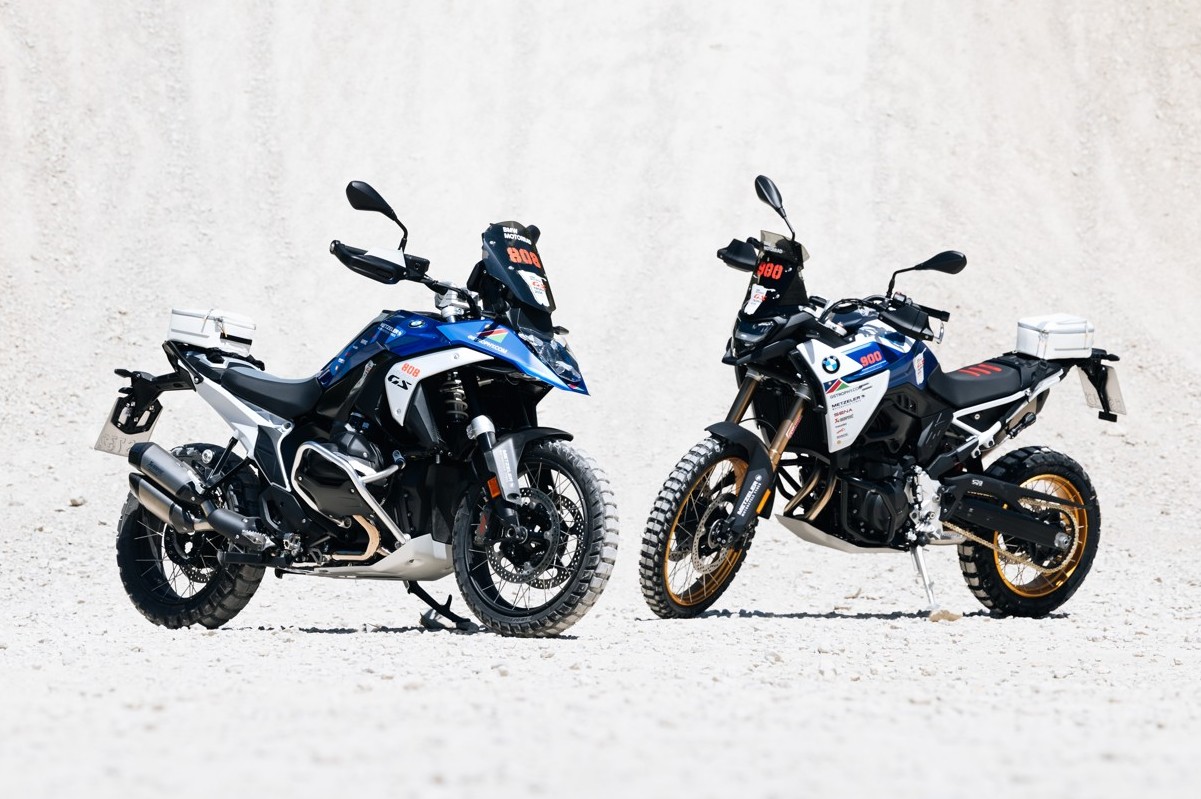 BMW R 1300 GS com suspensão eletrônica variável